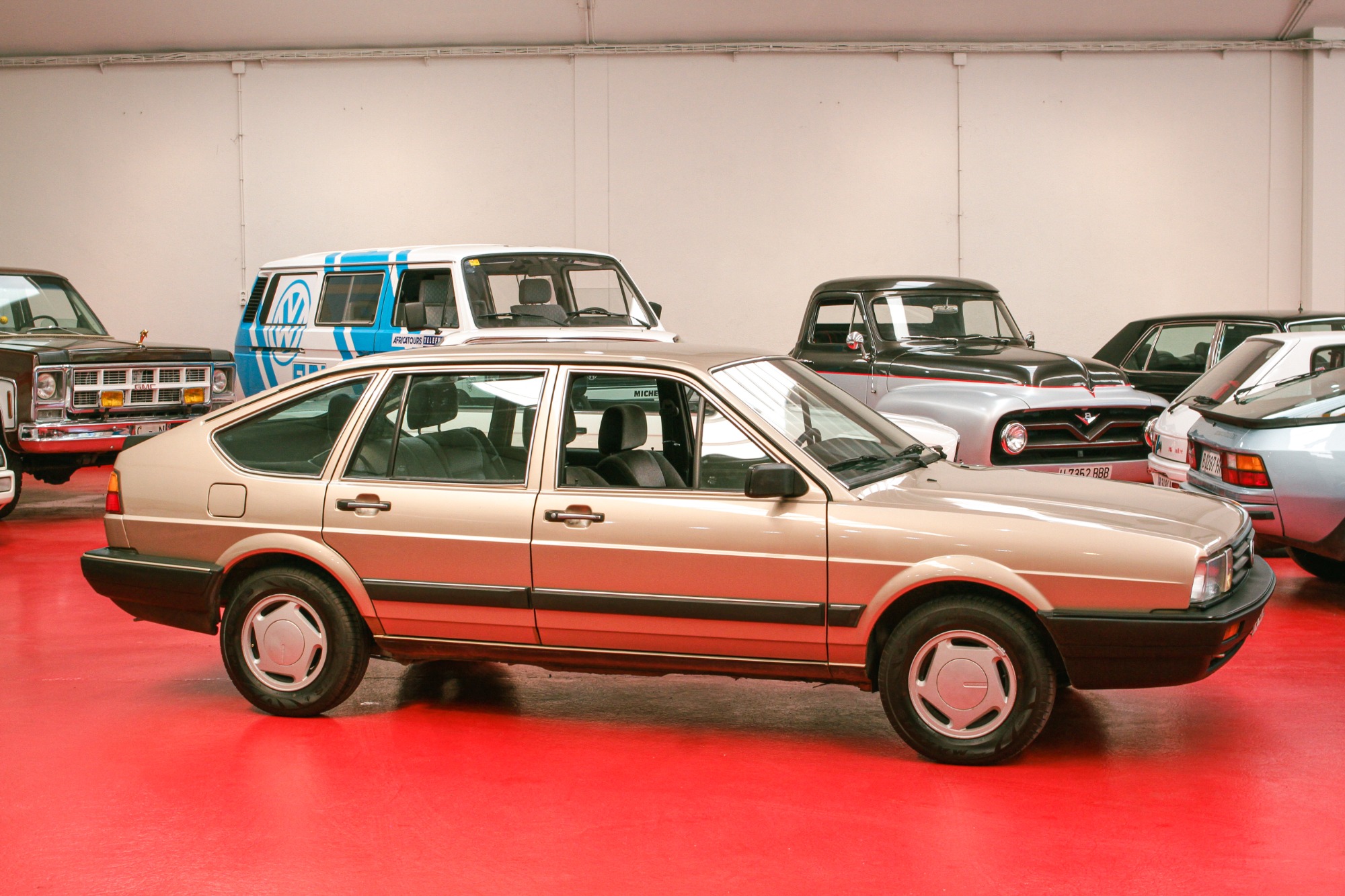 VOLKSWAGEN PASSAT 1987