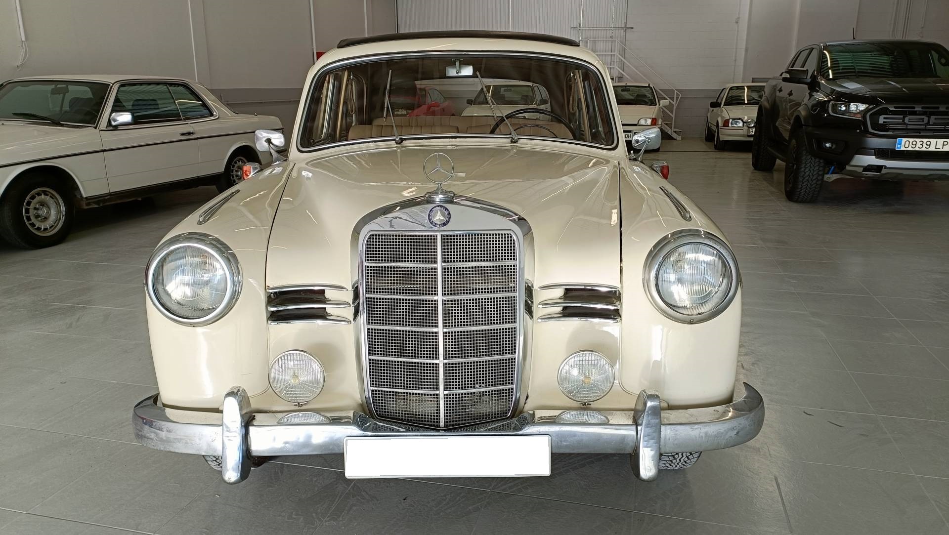 MERCEDES 180 PONTON 1956