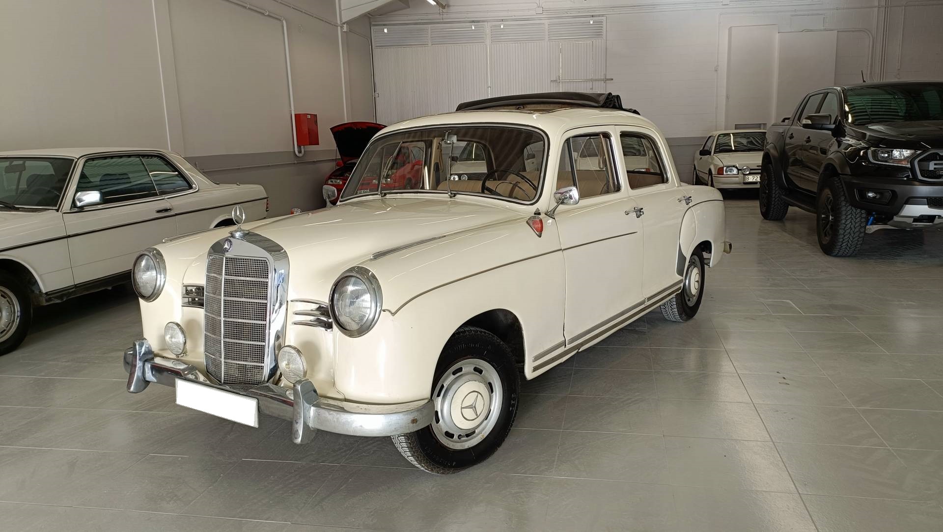 MERCEDES 180 PONTON 1956