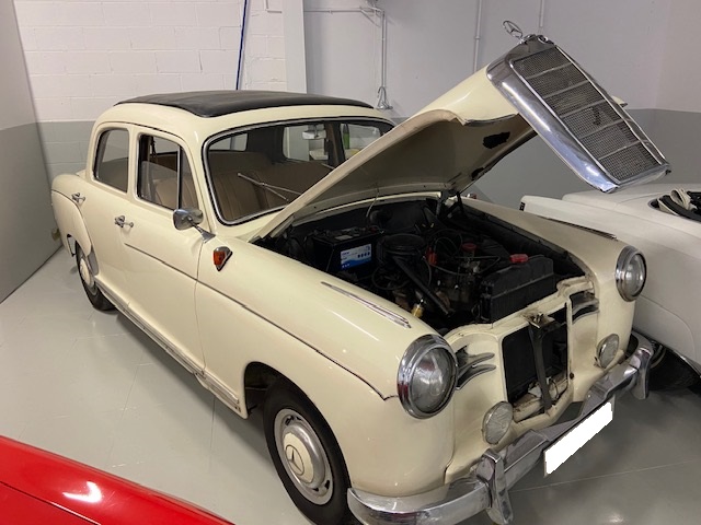 MERCEDES 180 PONTON 1956