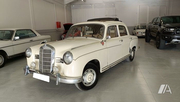 MERCEDES 180 PONTON 1956