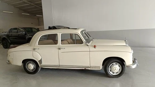 MERCEDES 180 PONTON 1956