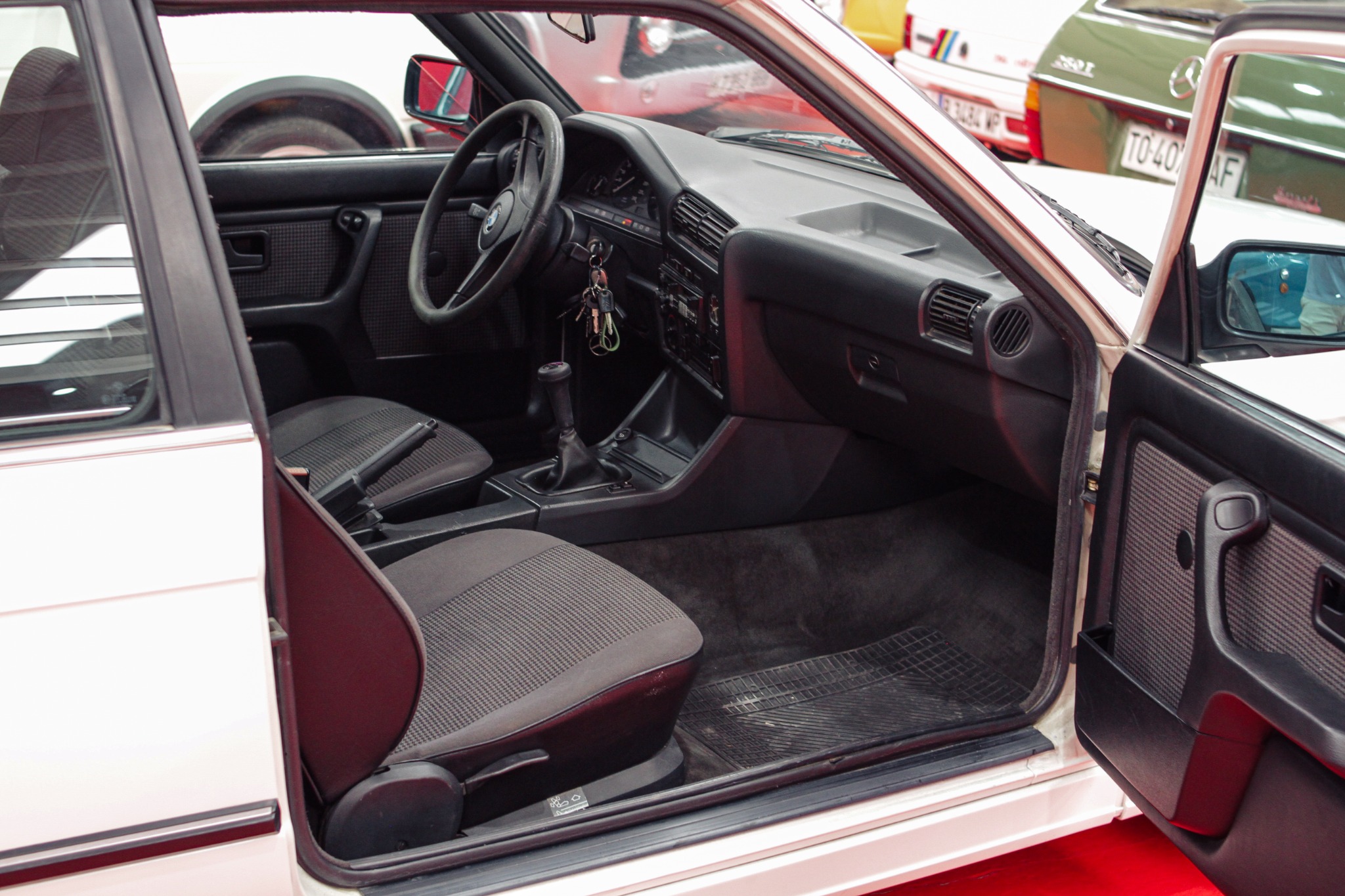 BMW E30 — fotografía 1