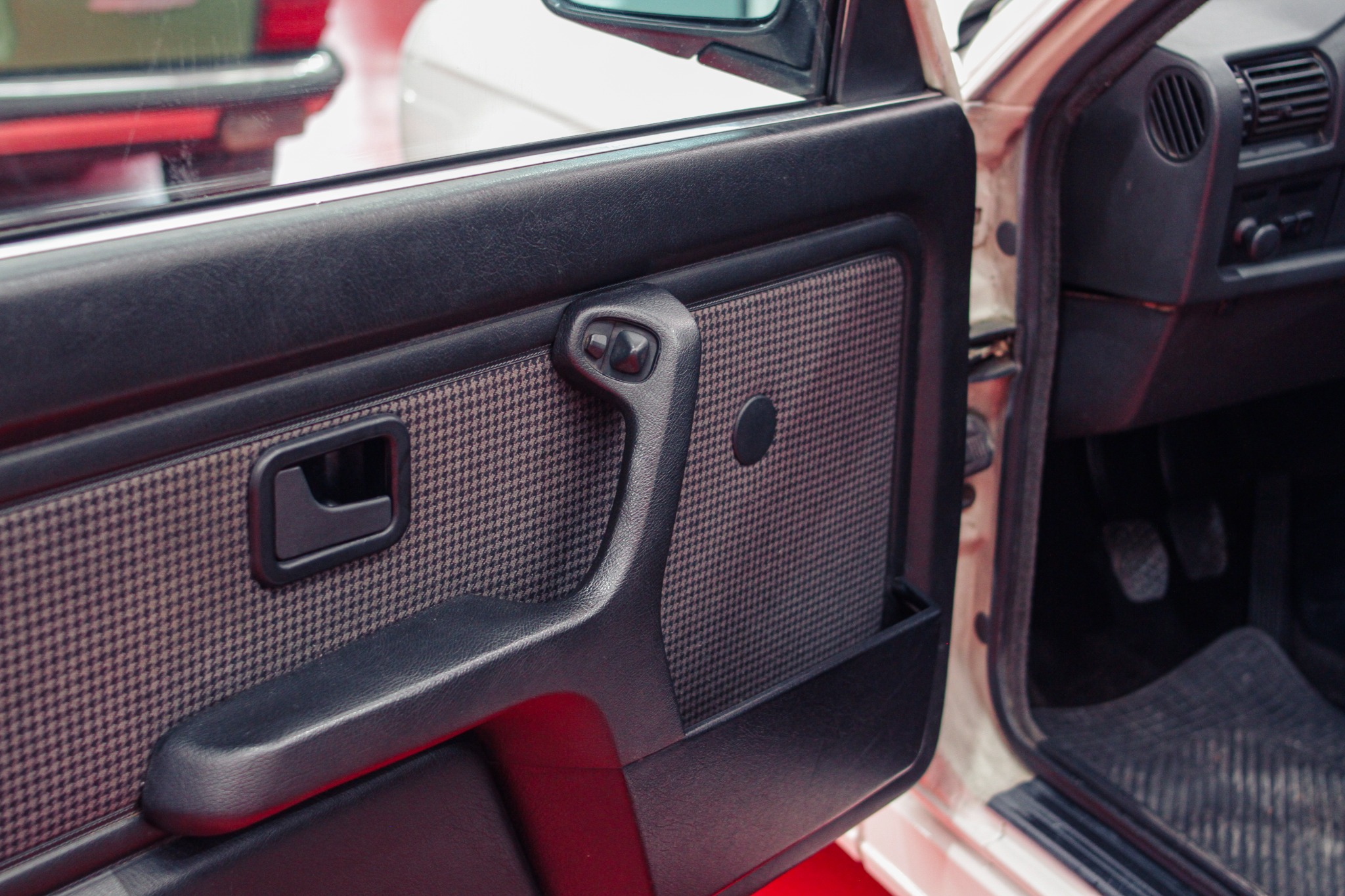 BMW E30 — fotografía 10
