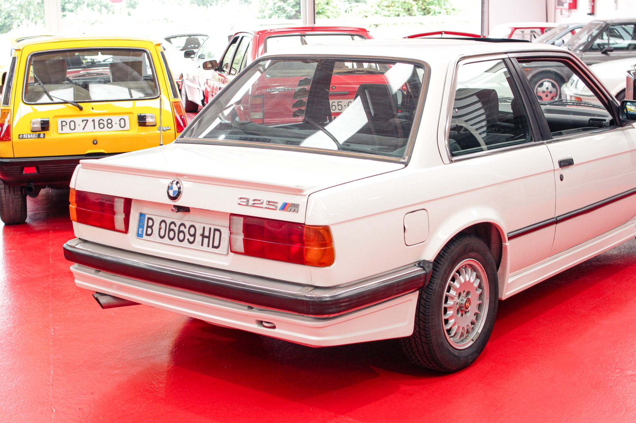 BMW E30 — fotografía 25