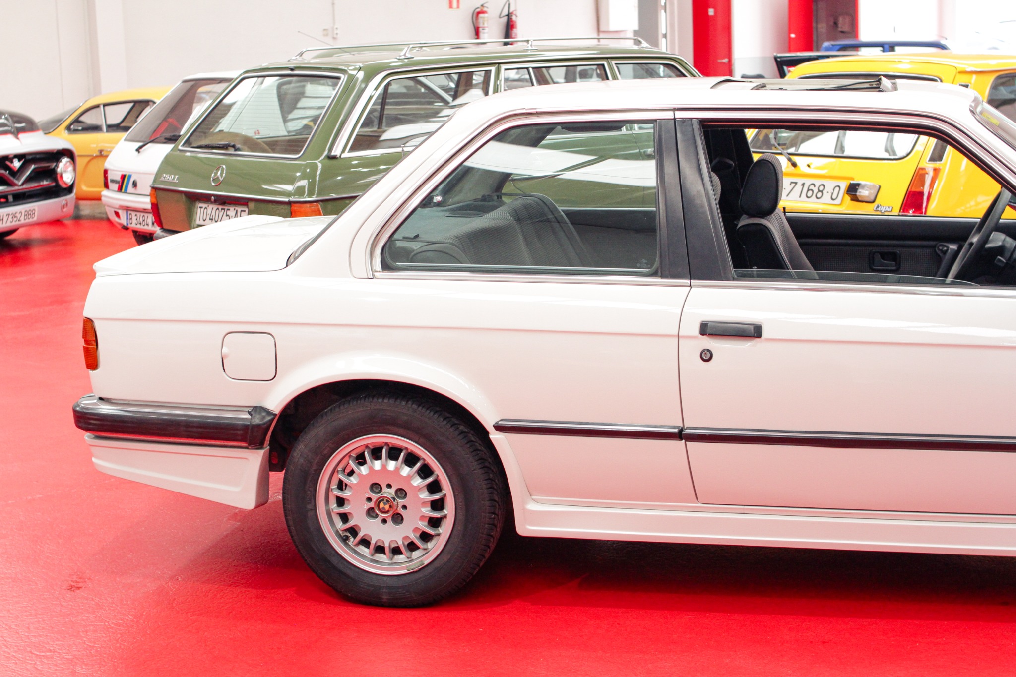 BMW E30 — fotografía 26